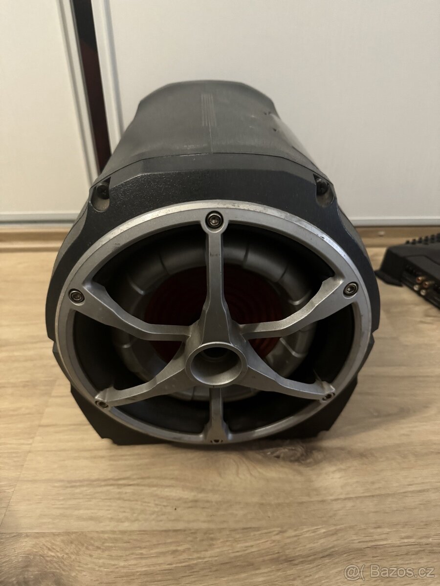 Zesilovač JBL a subofer PIONER - 4