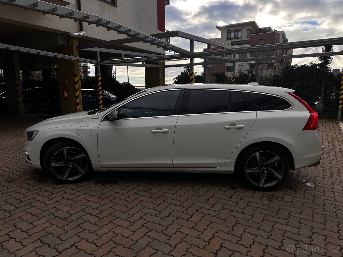 Volvo V60 D6 R-Design hybrid - 4