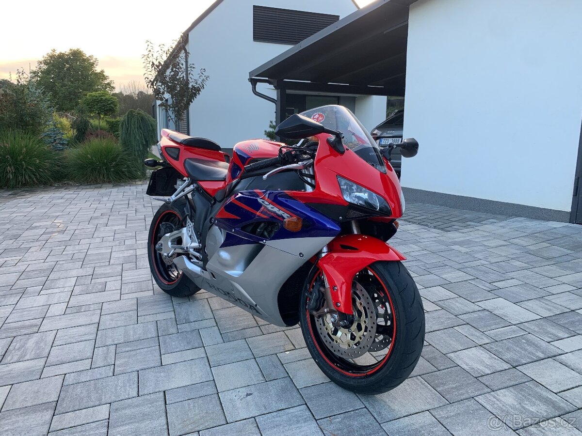 HONDA CBR 1000RR Fireblade - 4