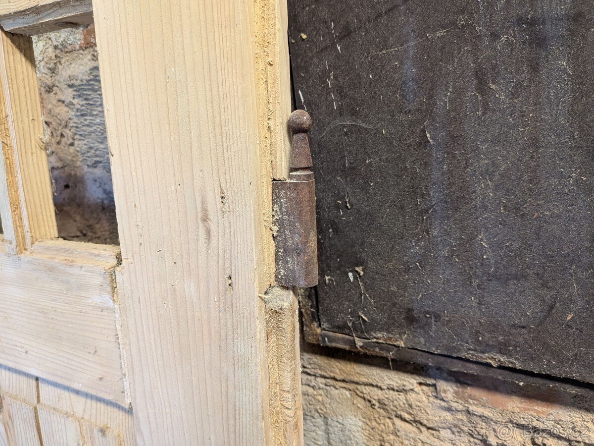 Staré vylouhované dveře - 4