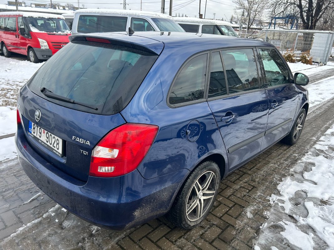 Škoda Fabia 1.6 TDI 2013 Combi 77 kw Elegance - 4