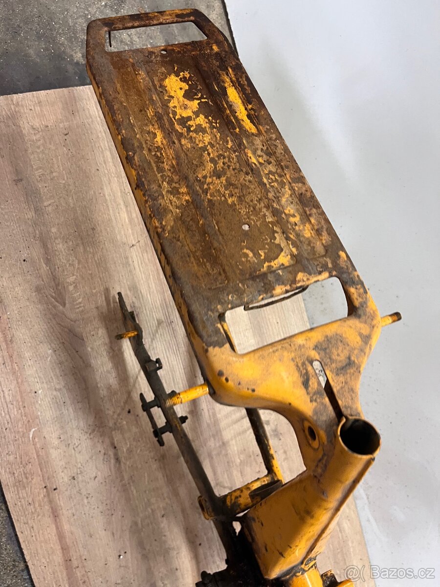 Babetta 207 rám s vidlici a. Se stojánkem - 4