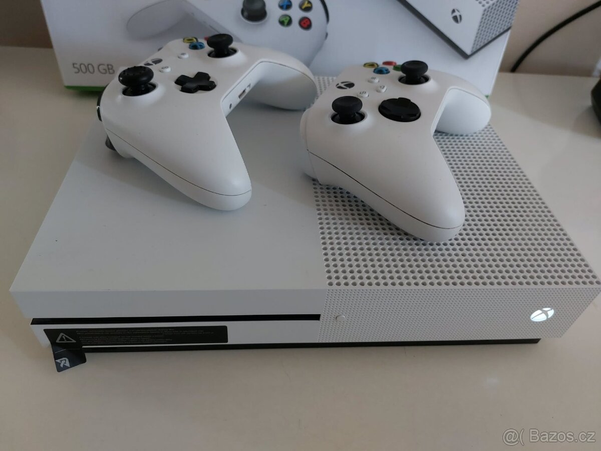 Xbox One S 500GB--2 ovladace-- - 4