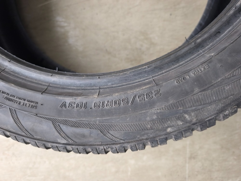 235/50 R19 zimní - 4