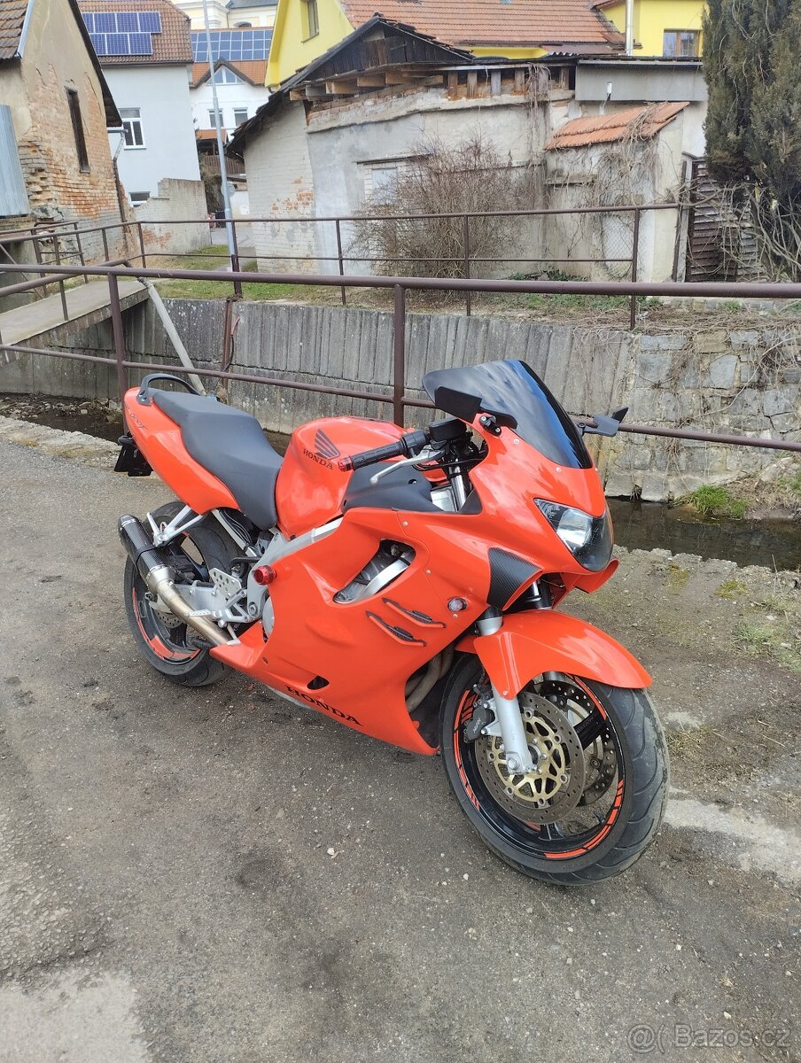 Honda CBR 600f - 4