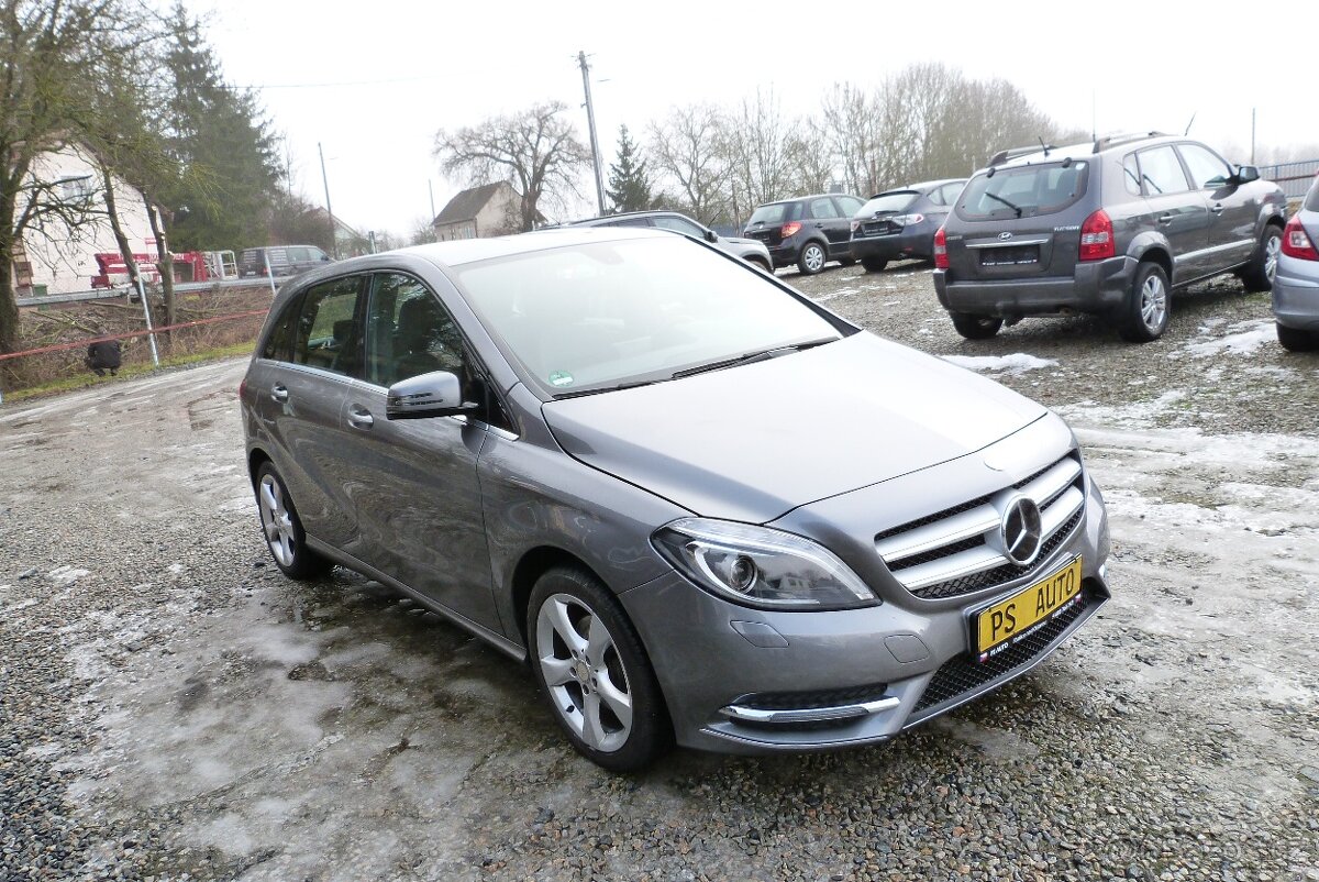 Mercedes B 180 1.6i - 4