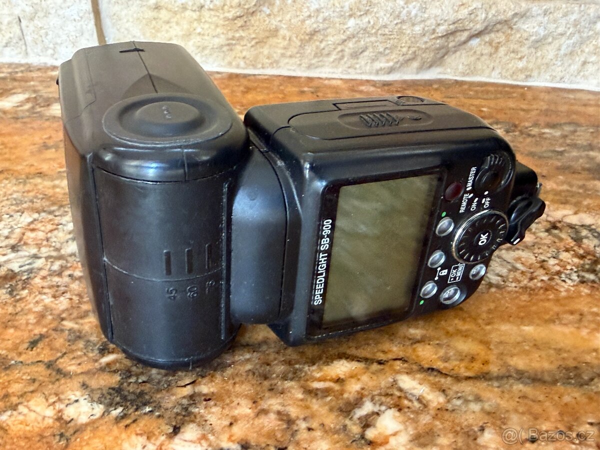 D7000+Nikon16-80+SB900+prislusenstvi - 4