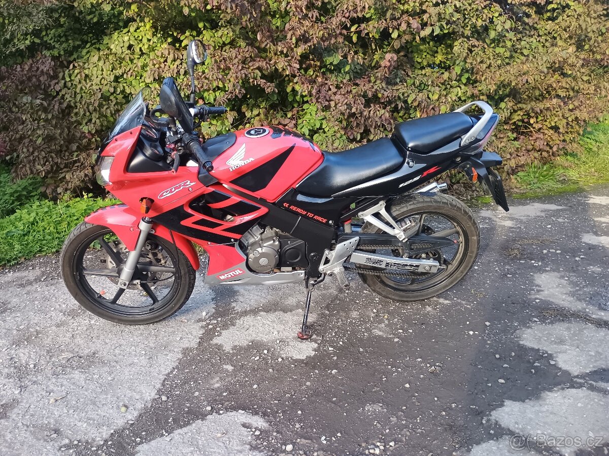 Honda CBR 125 - 4