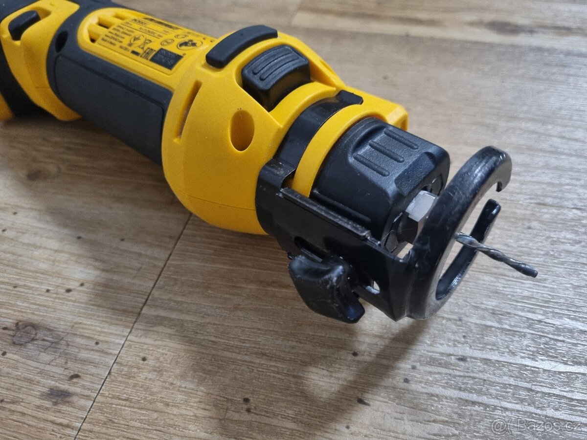 Dewalt vyřezávačka do sadrokartonu - 4