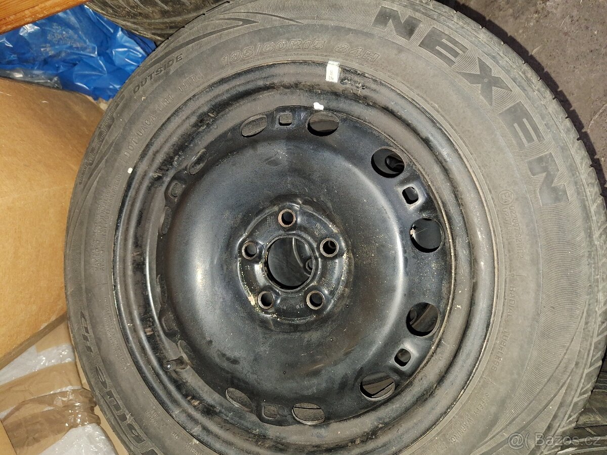 Pneu 185- 60 -R15 letní - 4