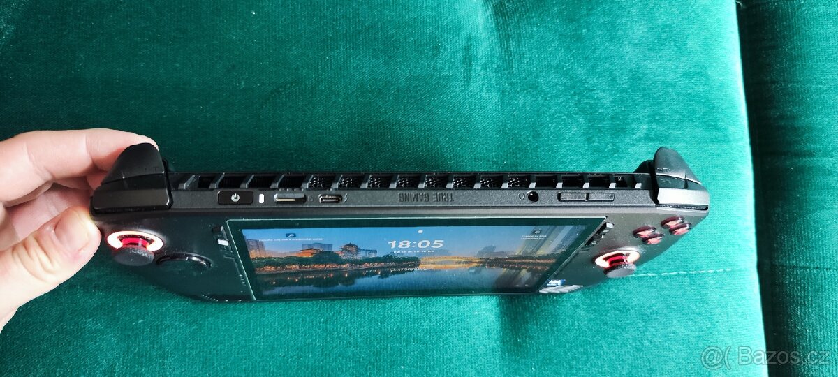 MSI CLAW A1M-056CZ Intel Ultra 5
H - 4