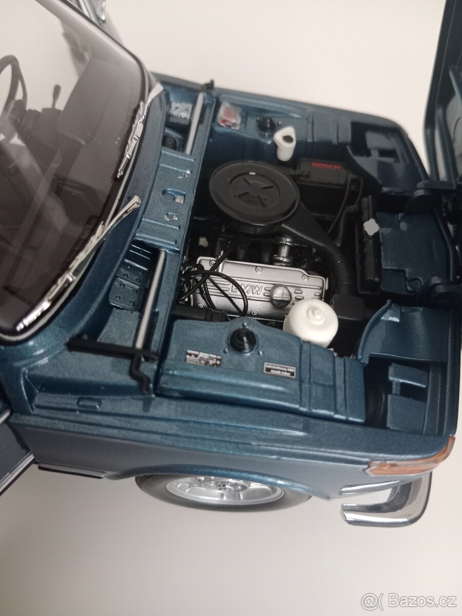 1/18 Minichamps BMW 2002 Tii 1971 - 4