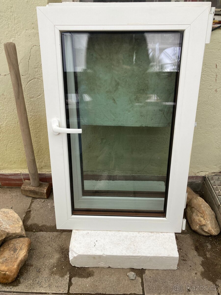 Plastové okno zlatý dub starší - 4