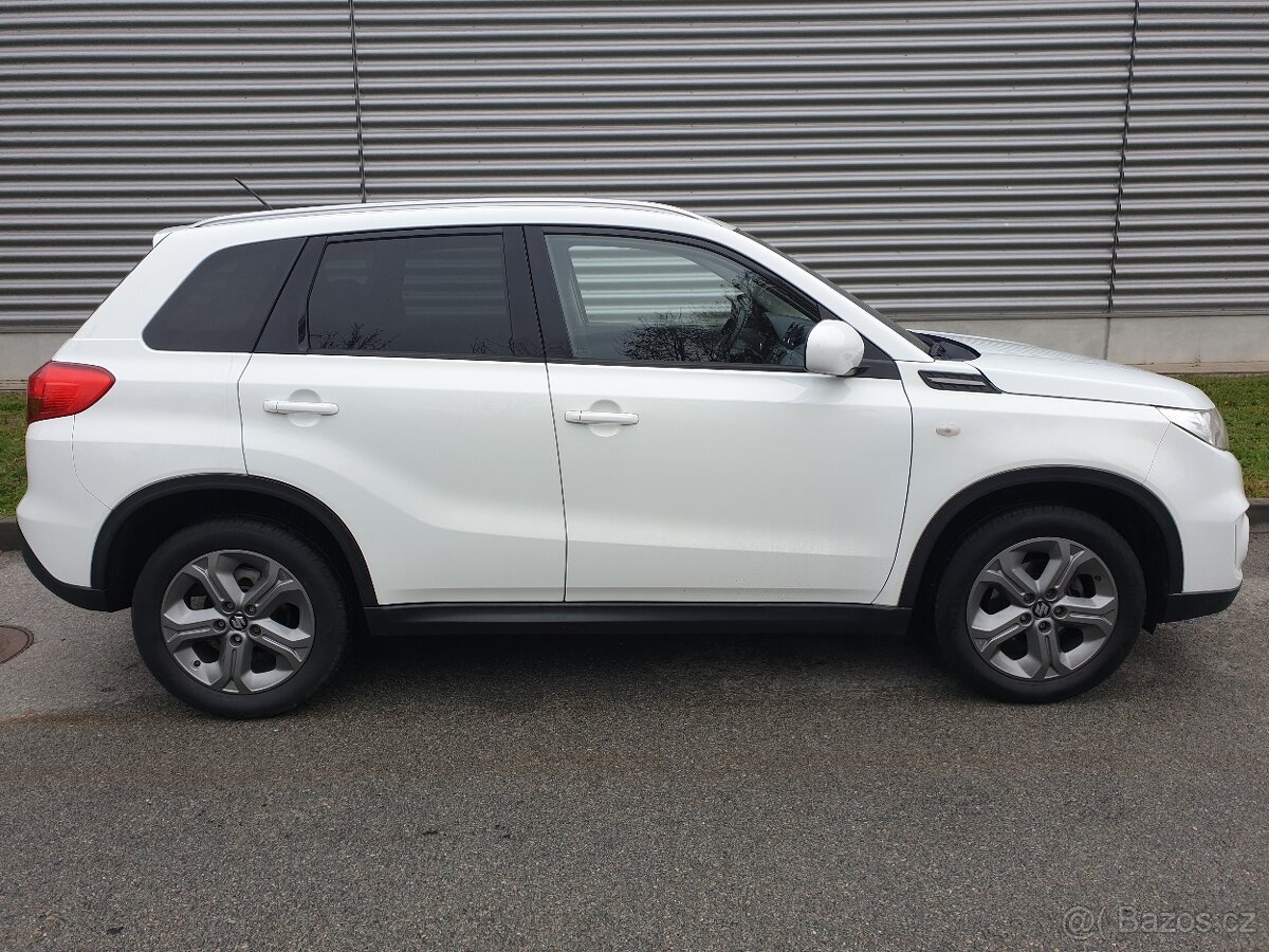 Suzuki Vitara 1.6i 88KW NAVI KAMERA Servis SUZUKI - 4