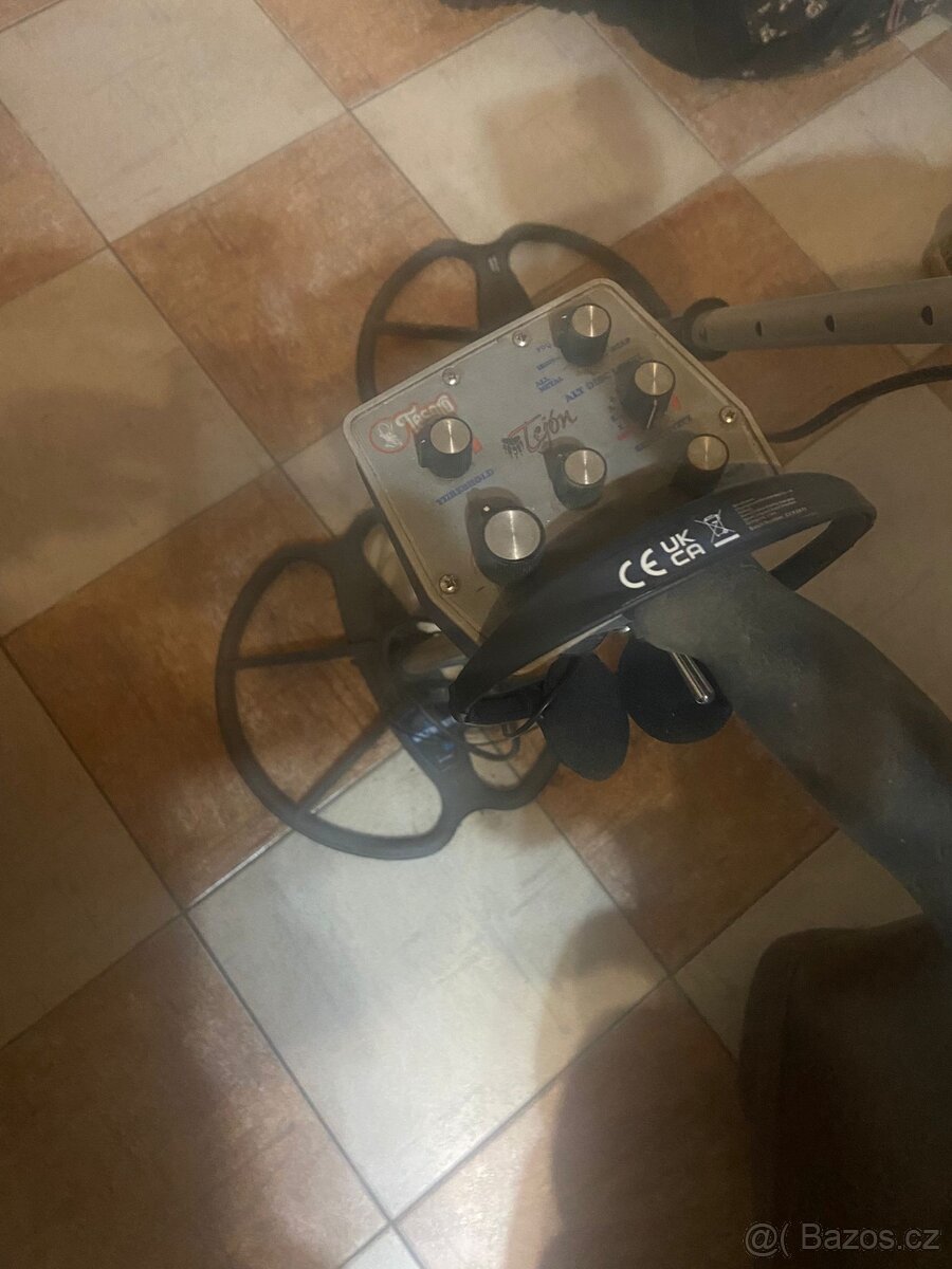 Detektor kovu TESORO TEJON - 4