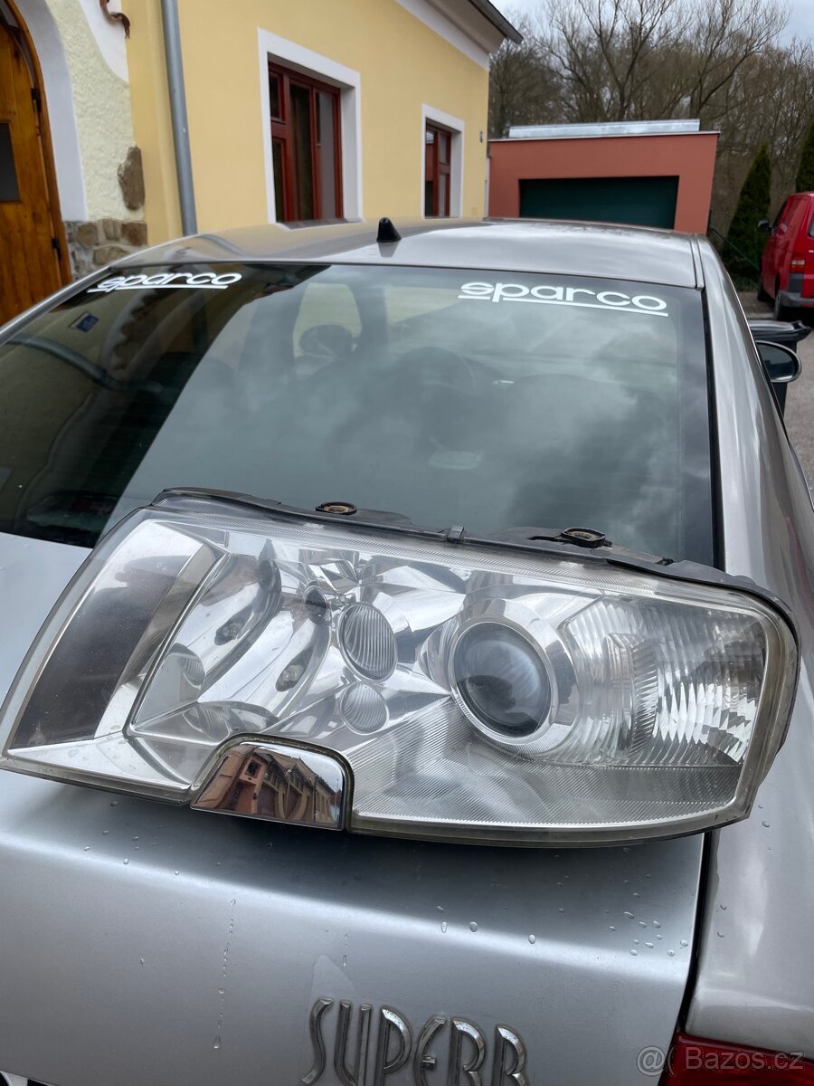 Škoda Superb mk1 Světlo Halogen - 4