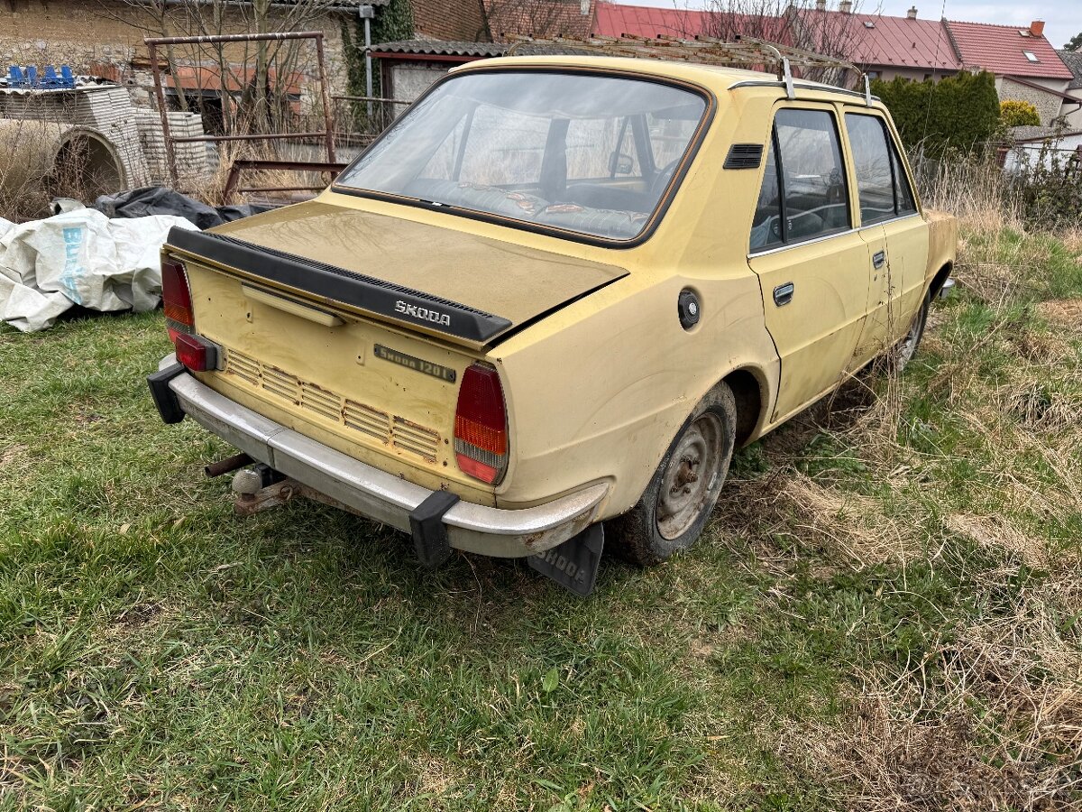 Škoda 120 - 4