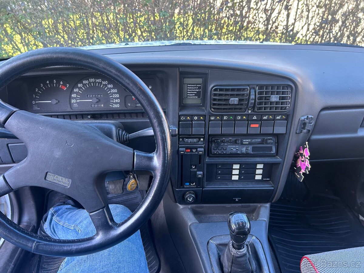 Opel Omega 89 - 4