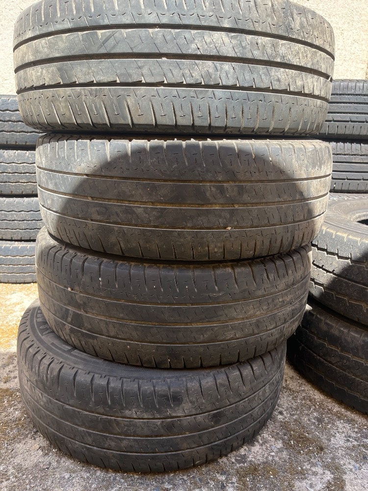 225/65R16C Michelin - 4