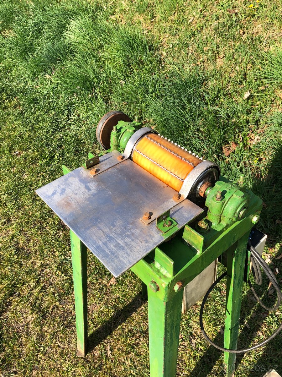 DRTIČ OVOCE NA 220 V - 4