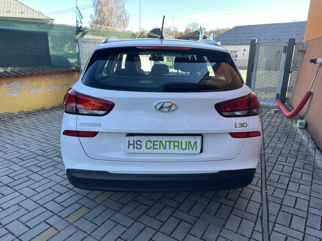 Hyundai i30 1.3 CRDi 85kW serviska - 4