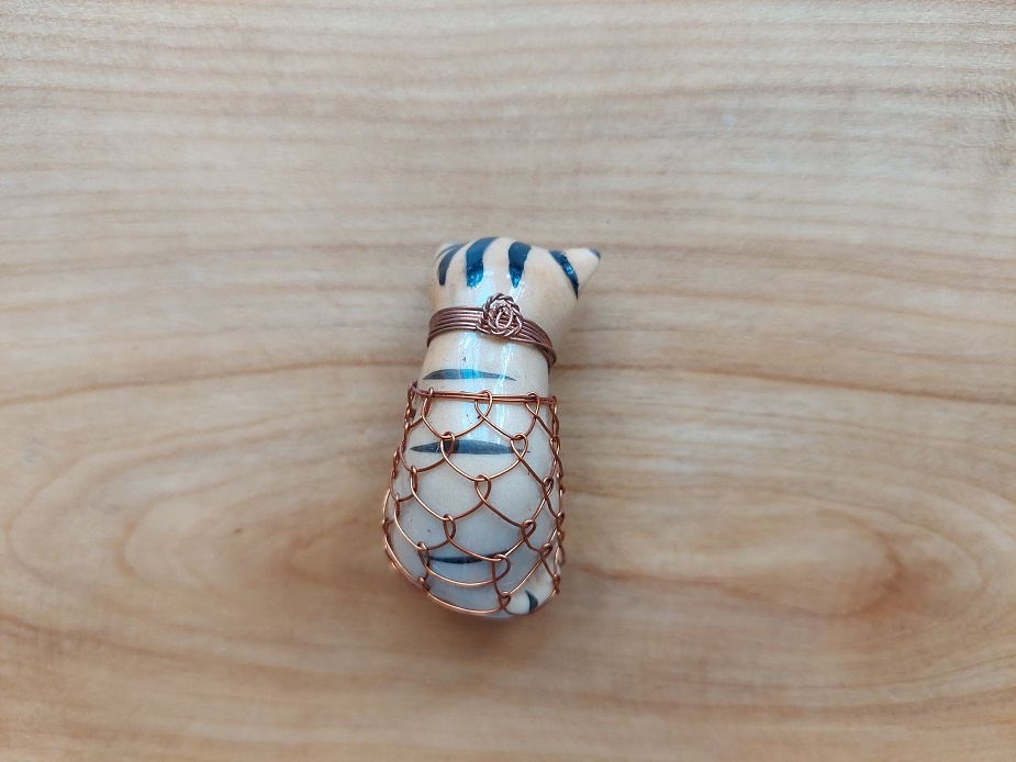 Porcelánová soška kočka kočička kotě drátkování ruční výroba - 4