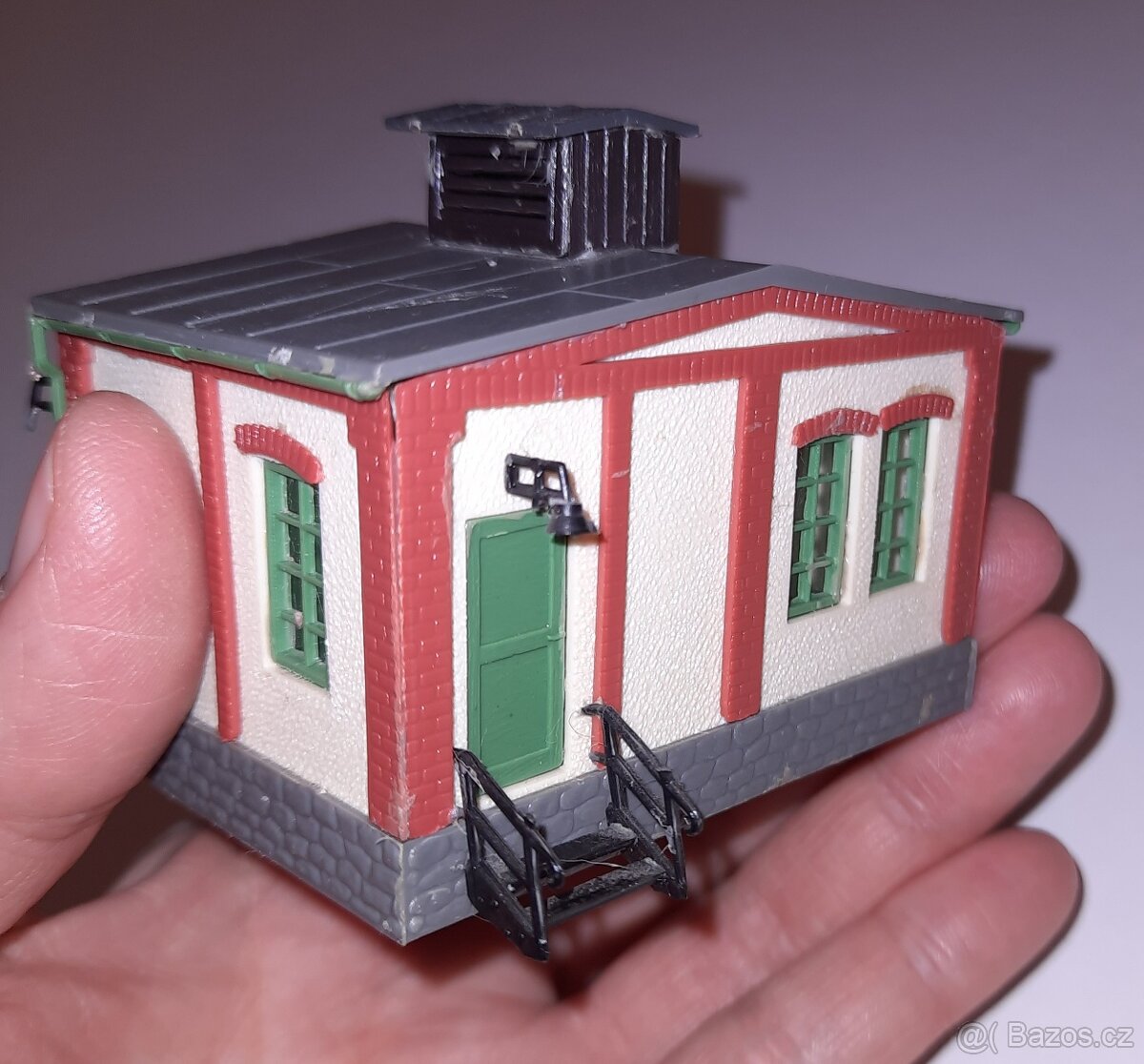 Model sklad domek k mašinkám do kolejiště TT - 4