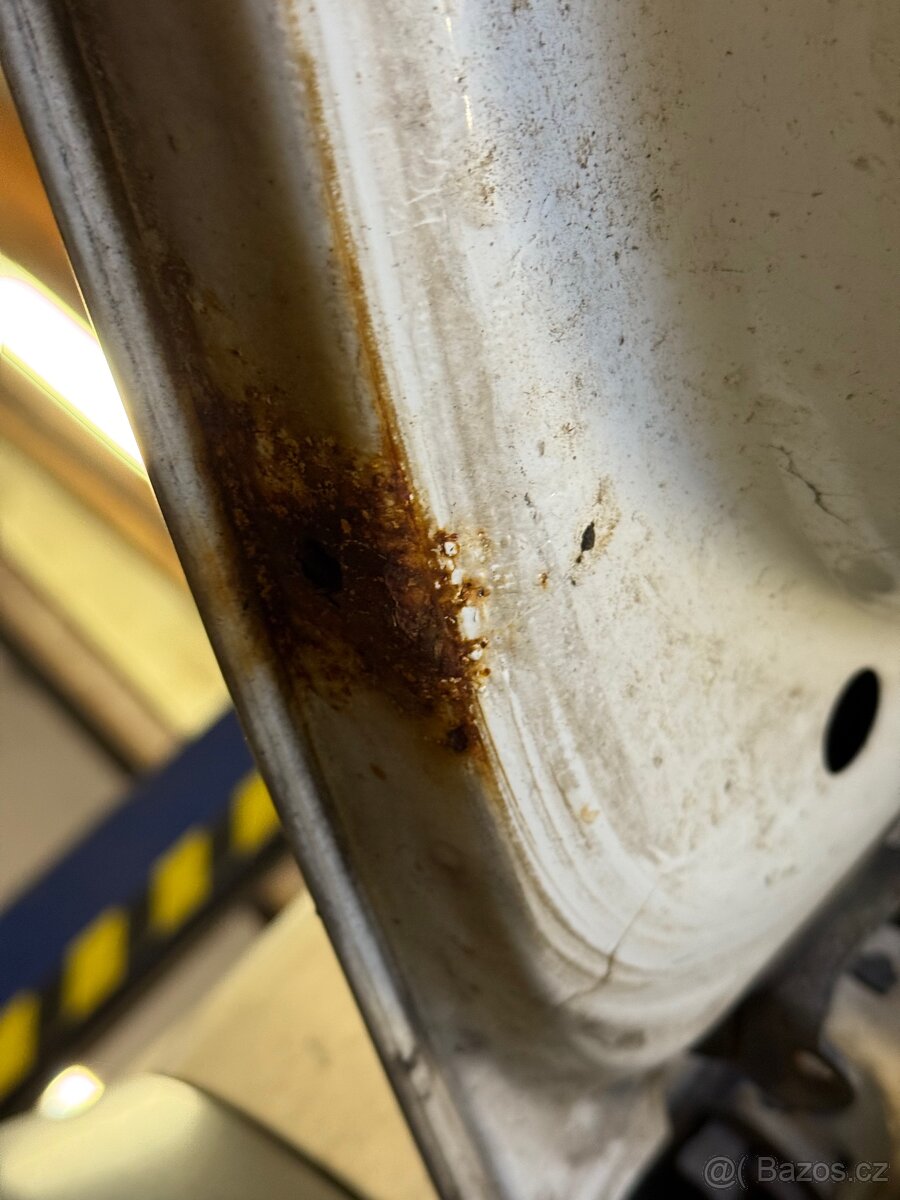 Zadní dveře vw Caddy mk3 - 4