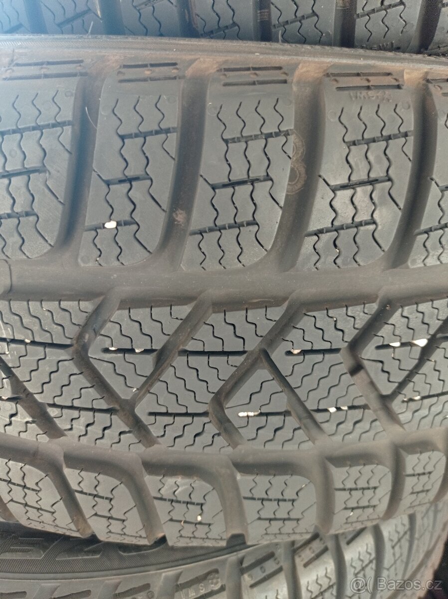 Zánovní zimní pneu PIRELLI WINTER SottoZero 205/40/18, - 4
