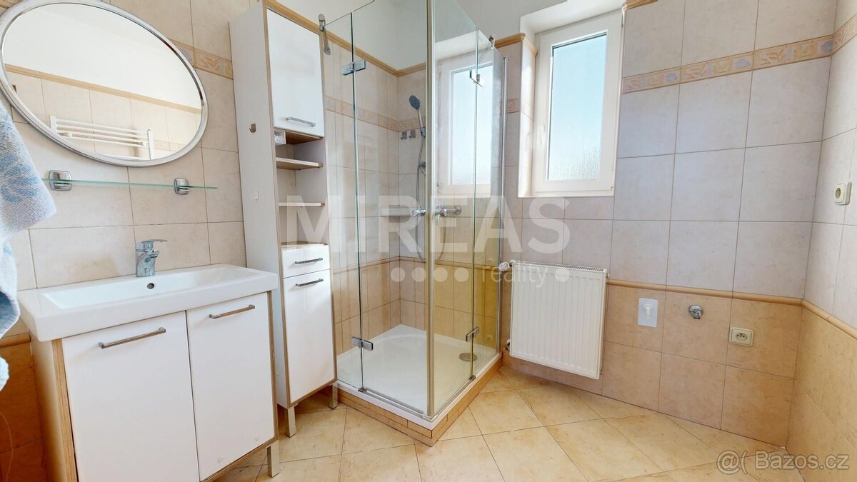 Jiřice, pronájem rodinného domu 4+1, 120 m2 na pozemku 550 m - 4