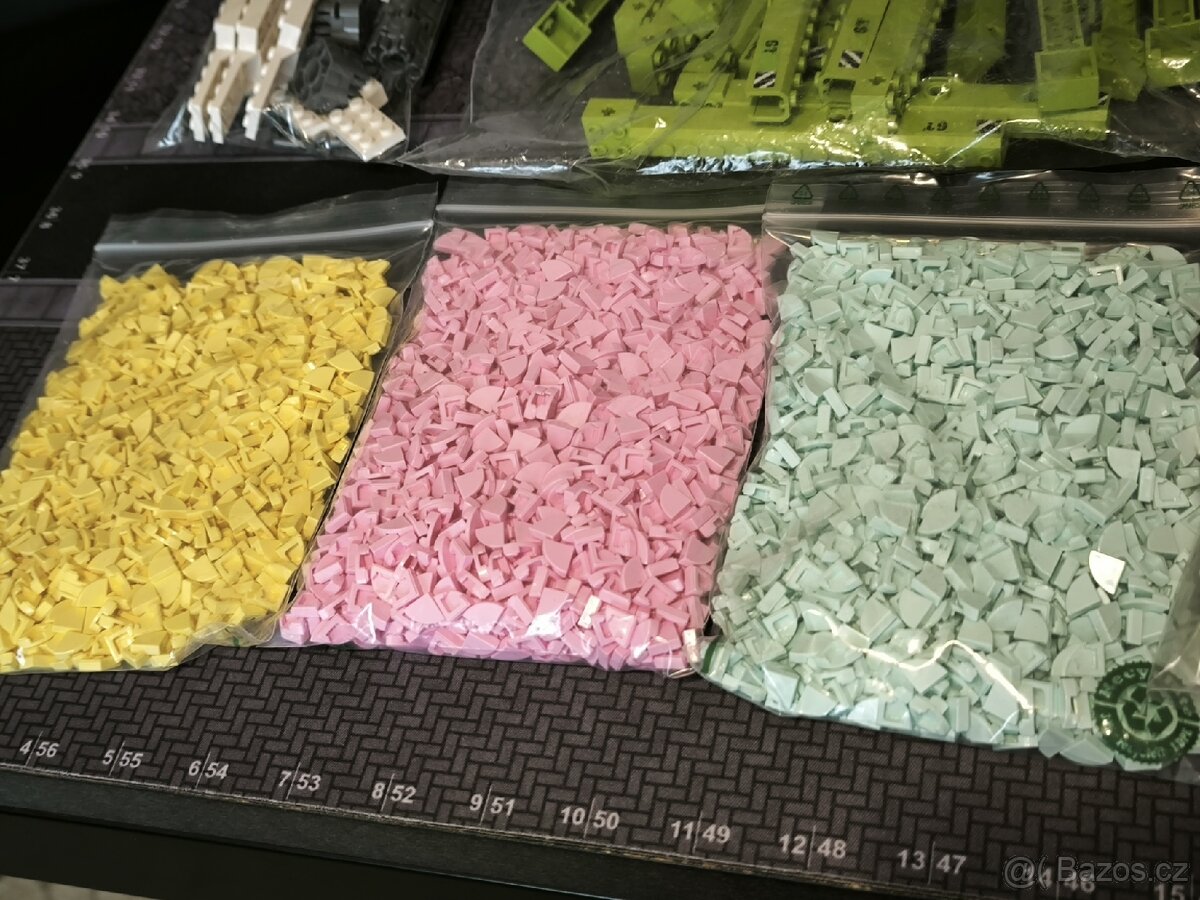 Směs lego dílků - 4