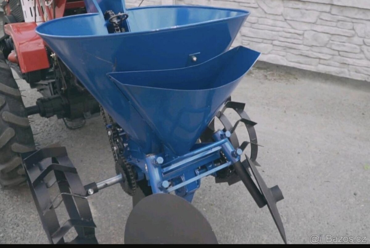 Jednořádkový sazeč brambor k motobloku - 4