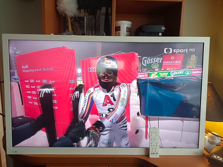 málo hranou nepoškozenou televizi 46 palců - 4