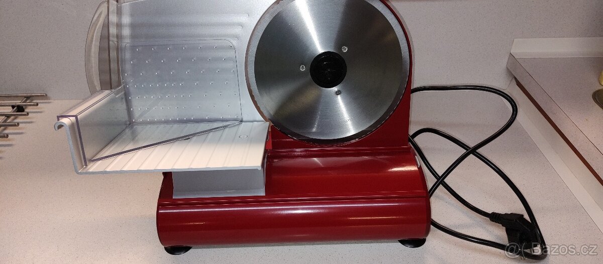 ELEKTRICKÝ KRÁJEČ POTRAVIN - 4