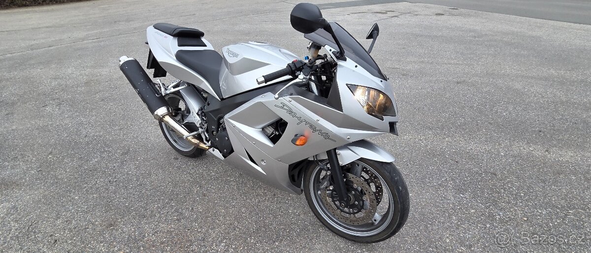 Triumph Daytona 600 - 4