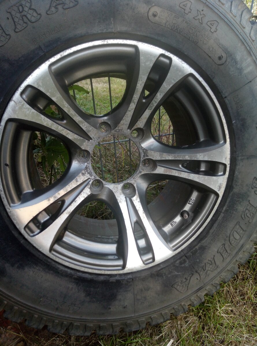 Offroad kola+pneu na Mitsubishi a jiné.