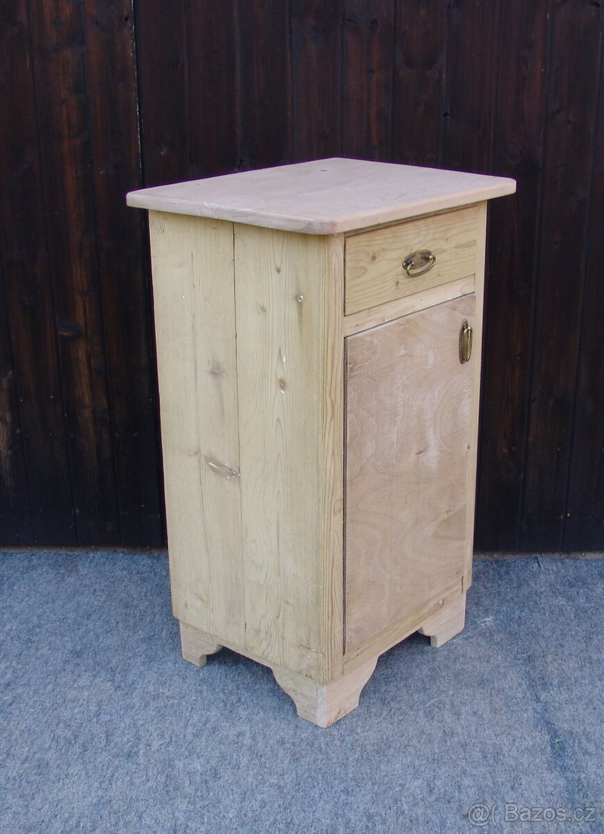 Starožitný noční stolek - 4