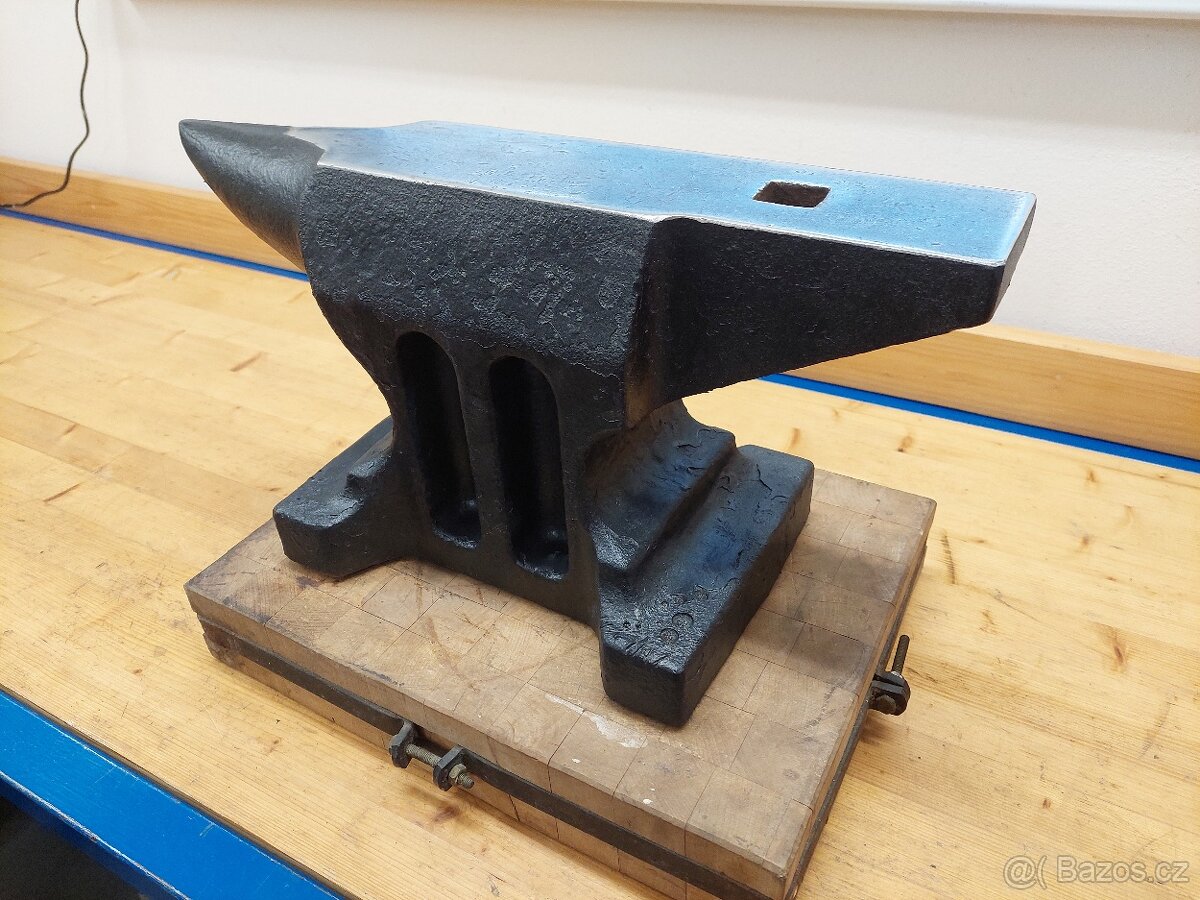 Kovářská kovadlina 50kg - 4