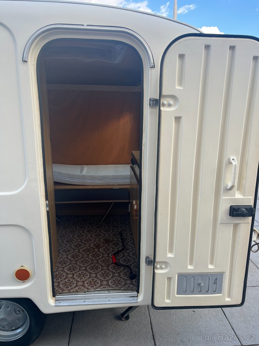 Polský karavan AN 126 - 4