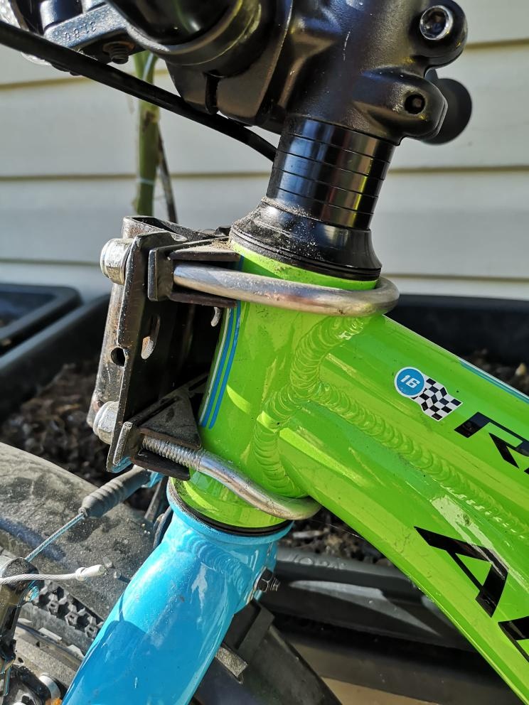 DĚTSKÉ KOLO Athor Record 16 + VODÍCÍ TYČ - 4