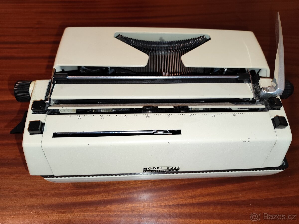 Psací stroj Consul model 2223 - 4