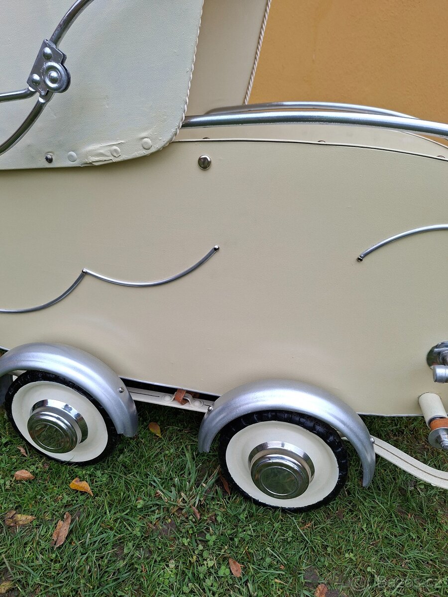 Starožitný kočárek pro miminko č. 202 - 4