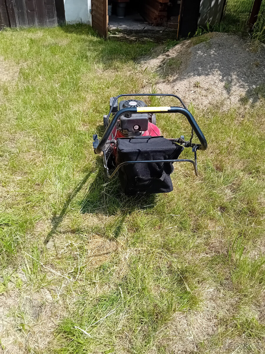 Prodám sekačku Hecht s pojezdem - 4