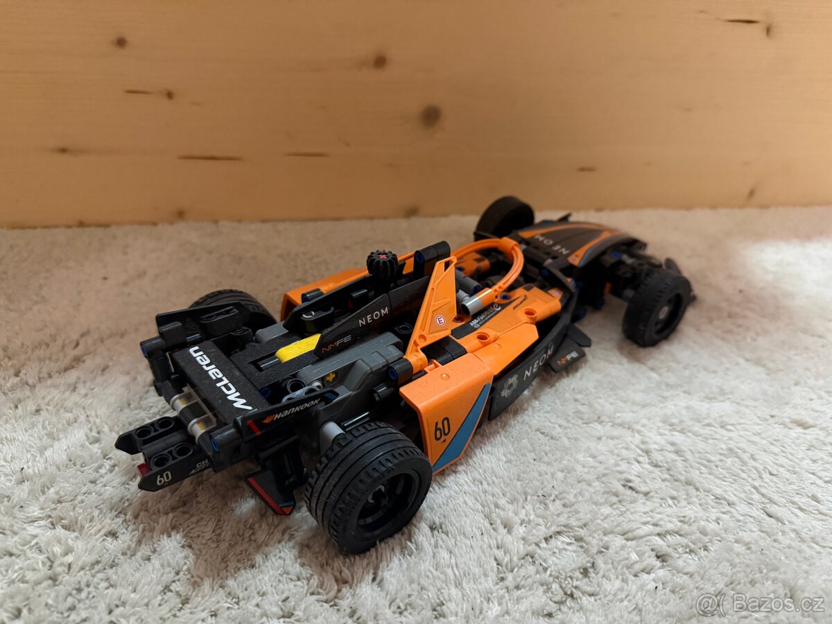 LEGO Technic NEOM McLaren Formula, Závodní Auto - 4