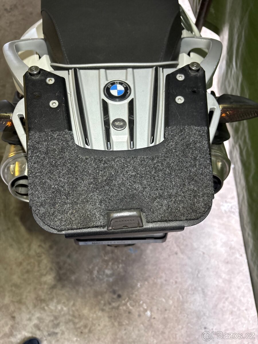 Moto kufr GIVI V46 + plotna - 4