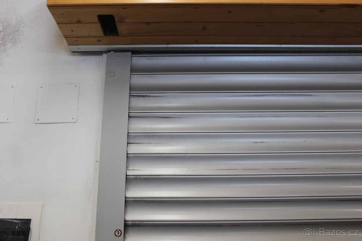 Rolovací vrata 5,35 x 2,45 m - 4