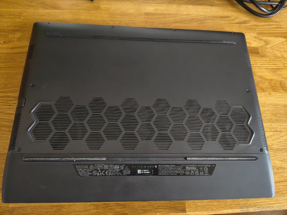 Dell Alienware M 15 Ryzen Ed. R5 - 4