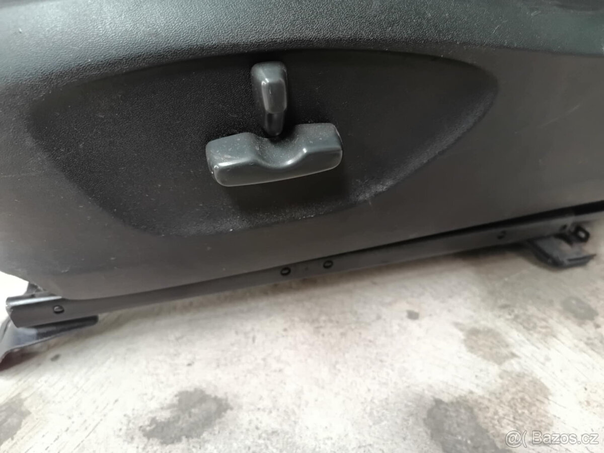 Subaru Legacy Outback (07 - 09) -- interier - 4