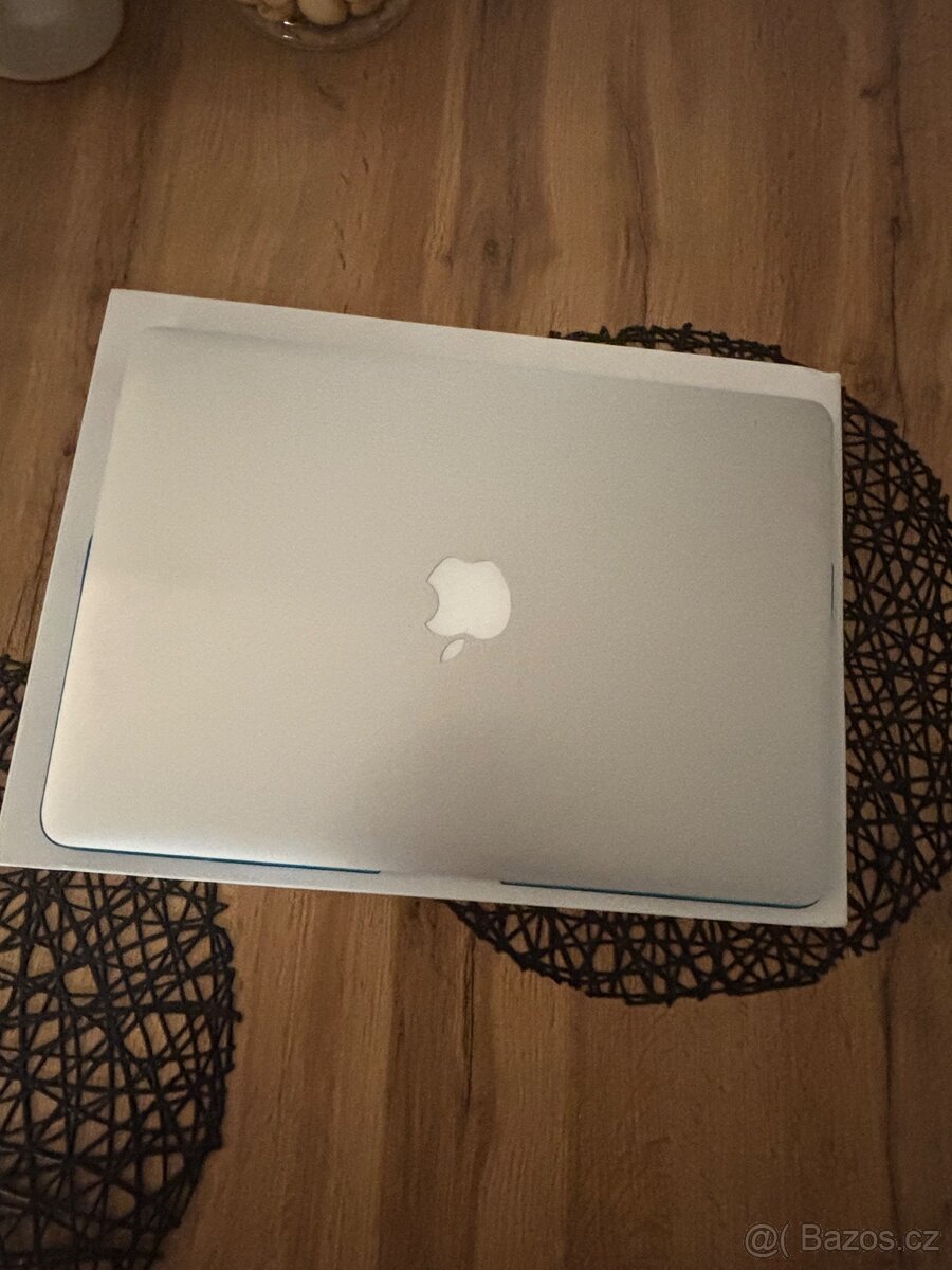 MacBook Air - 4