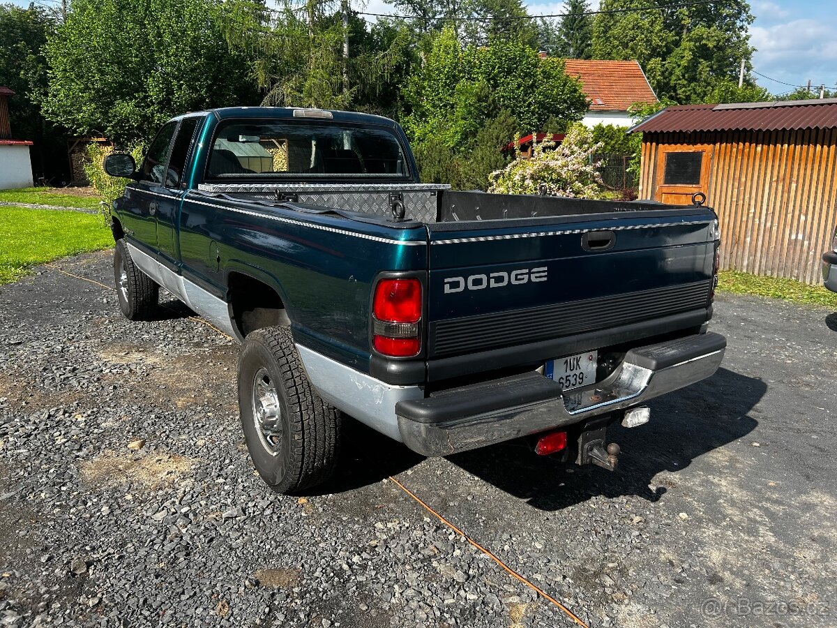 DODGE RAM 2500 5.9 NV4500